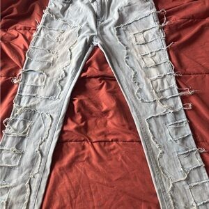 Trendy Distressed Skinny Jeans in Light Gray